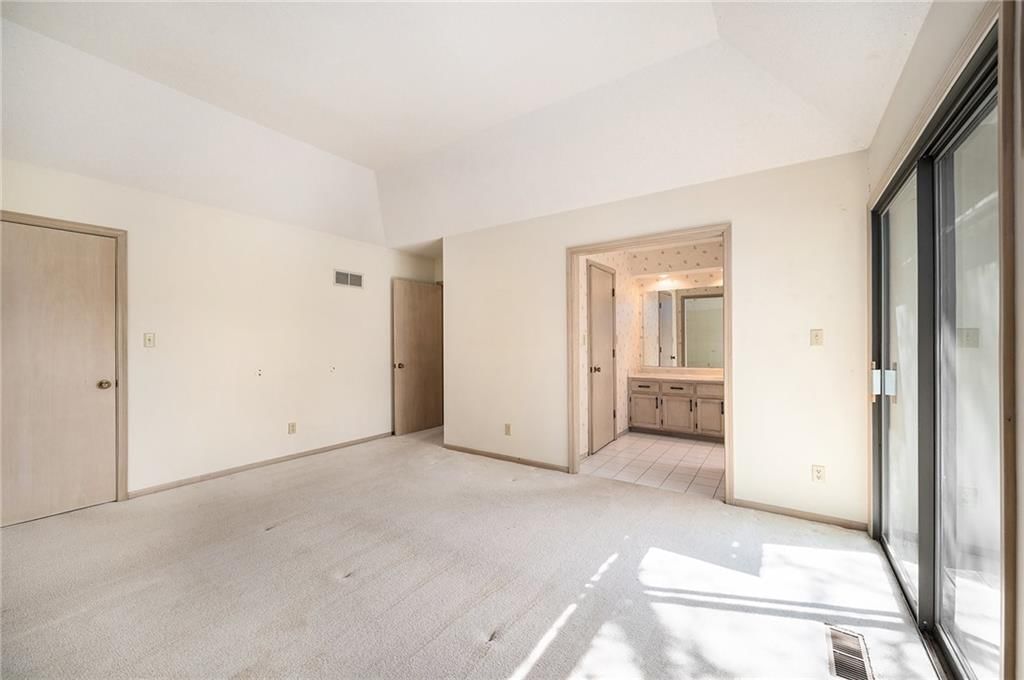 484 N Winnebago Drive — photo 17