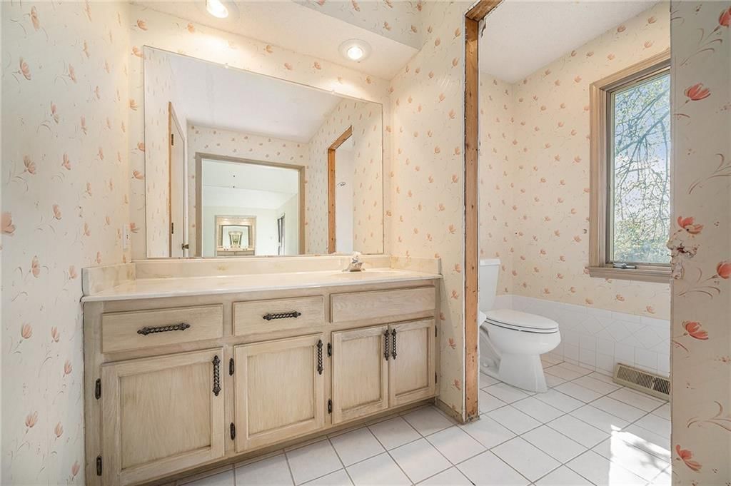 484 N Winnebago Drive — photo 18
