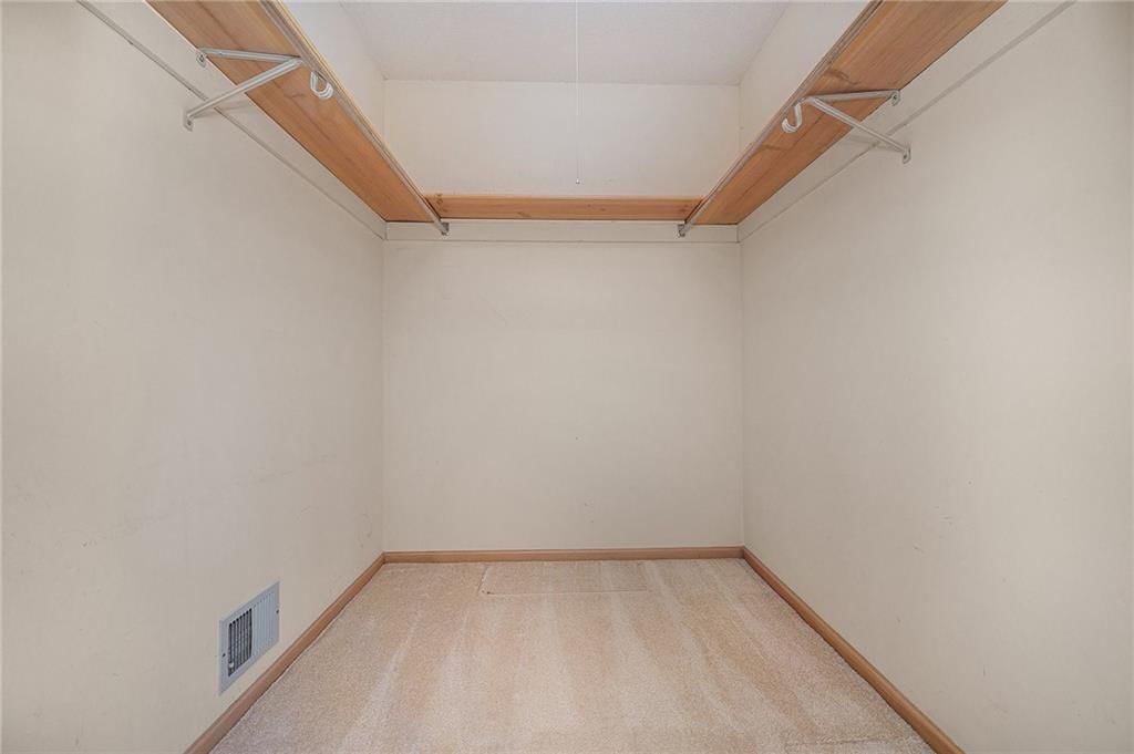 484 N Winnebago Drive — photo 23