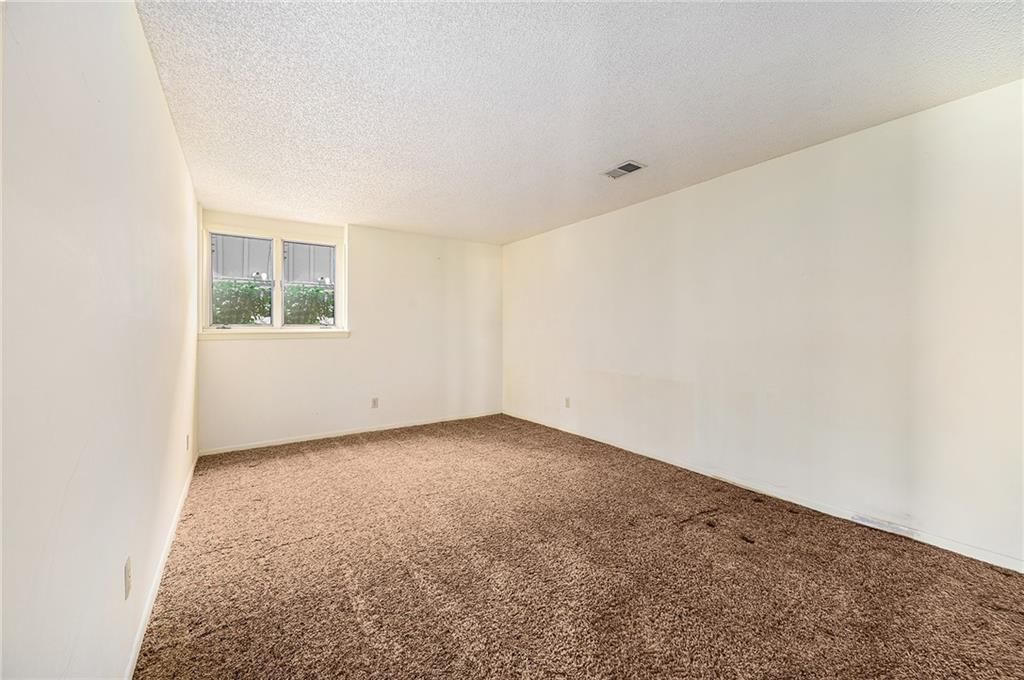 484 N Winnebago Drive — photo 28