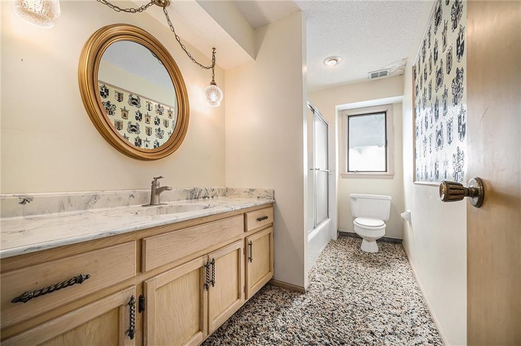 484 N Winnebago Drive — photo 32