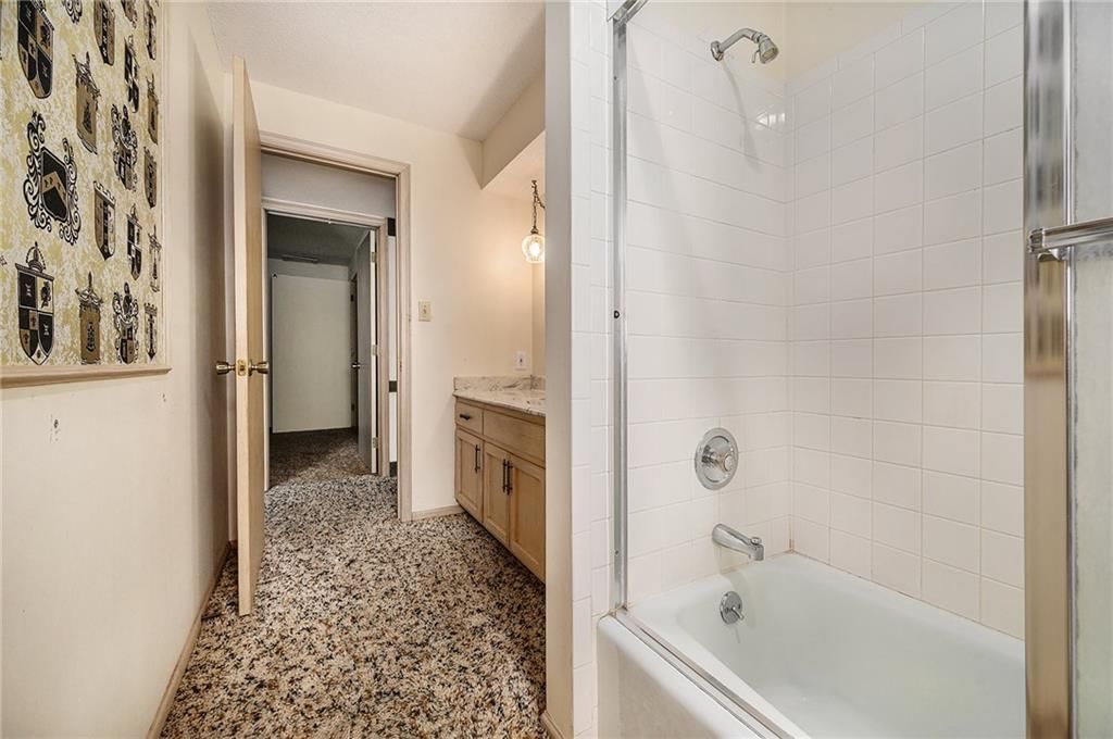 484 N Winnebago Drive — photo 33