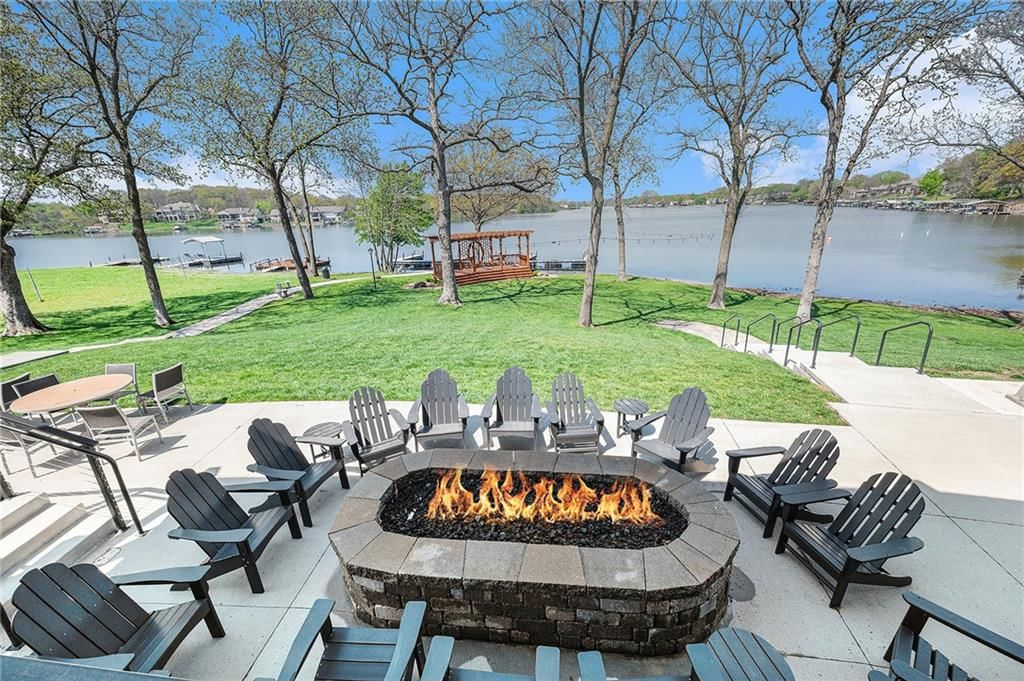 484 N Winnebago Drive — photo 44