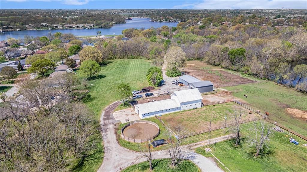 484 N Winnebago Drive — photo 46