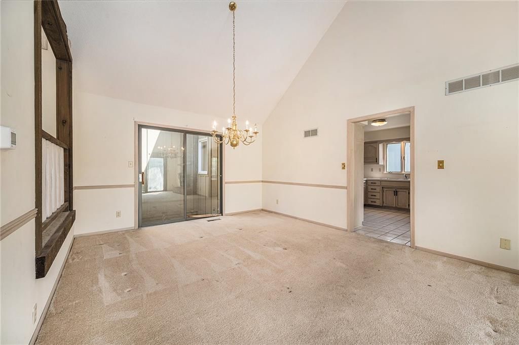 484 N Winnebago Drive — photo 10