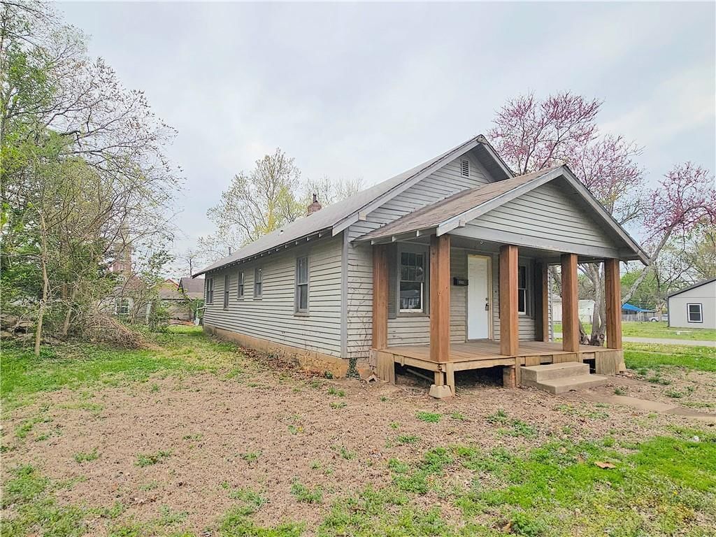 502 E 3rd Avenue — photo 2
