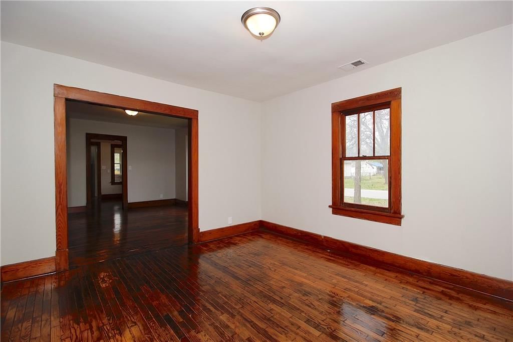 502 E 3rd Avenue — photo 8