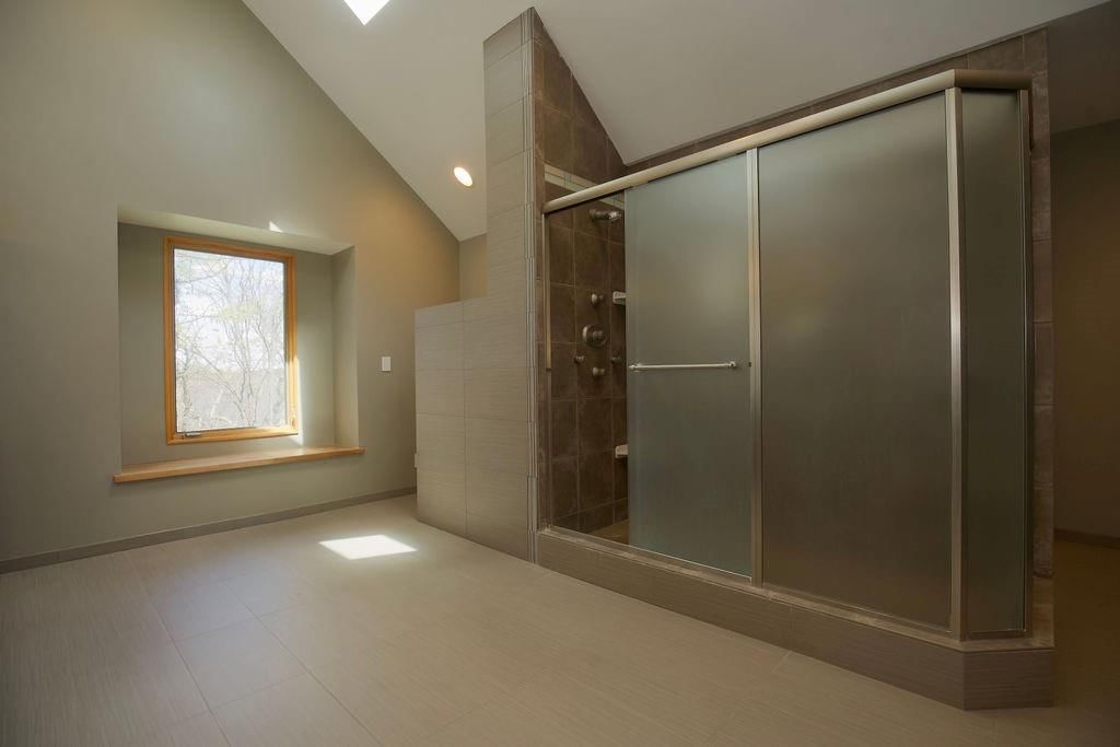 8335 Hallet Street — photo 20