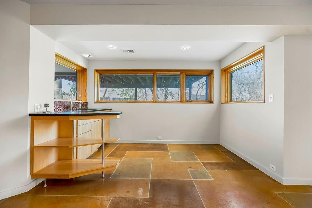 8335 Hallet Street — photo 28