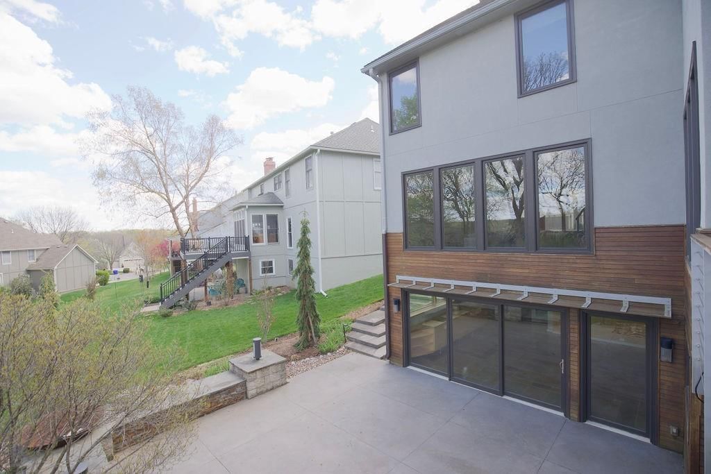 8335 Hallet Street — photo 33