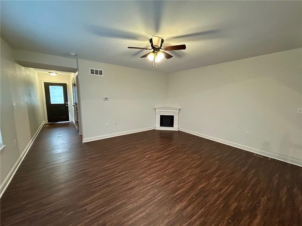 207 N Pointe Lane — photo 2