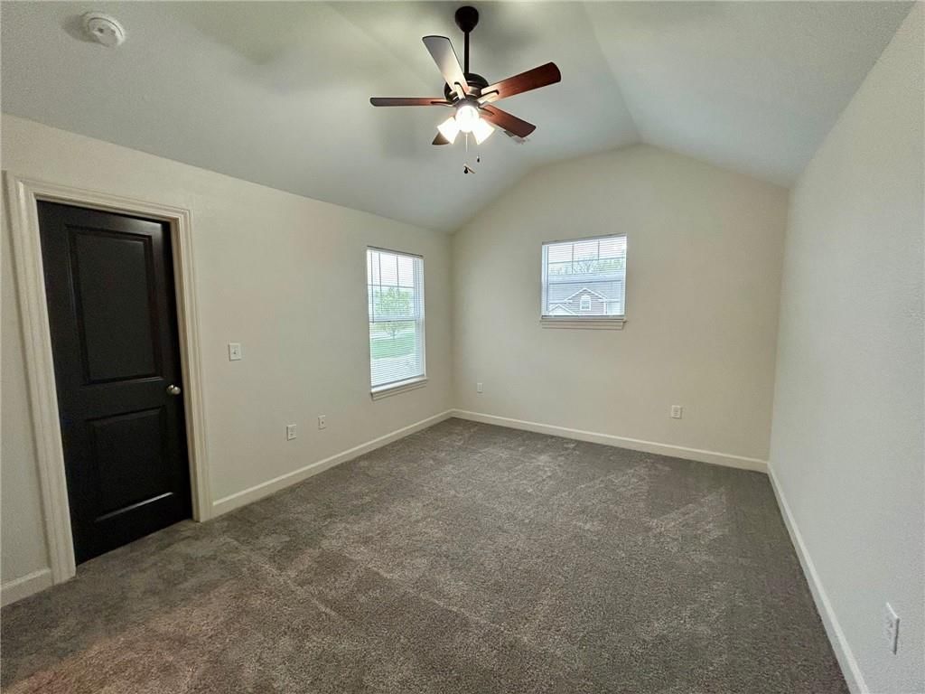 207 N Pointe Lane — photo 11