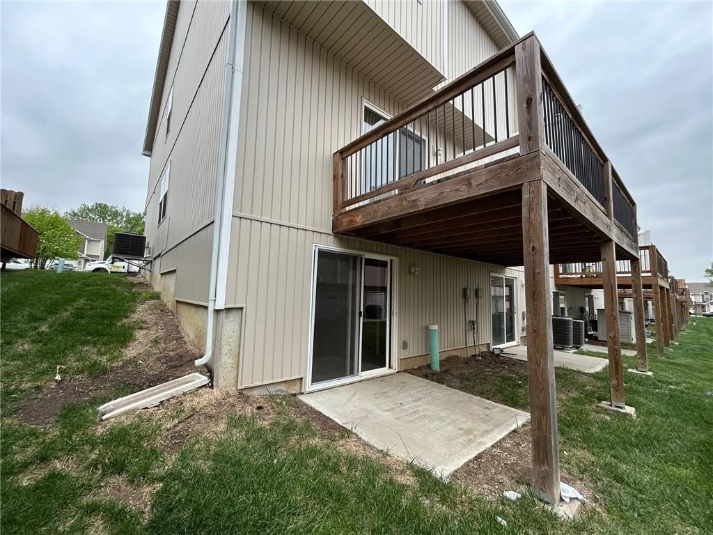 207 N Pointe Lane — photo 15