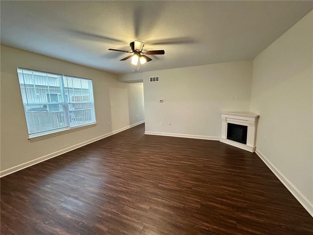 207 N Pointe Lane — photo 3