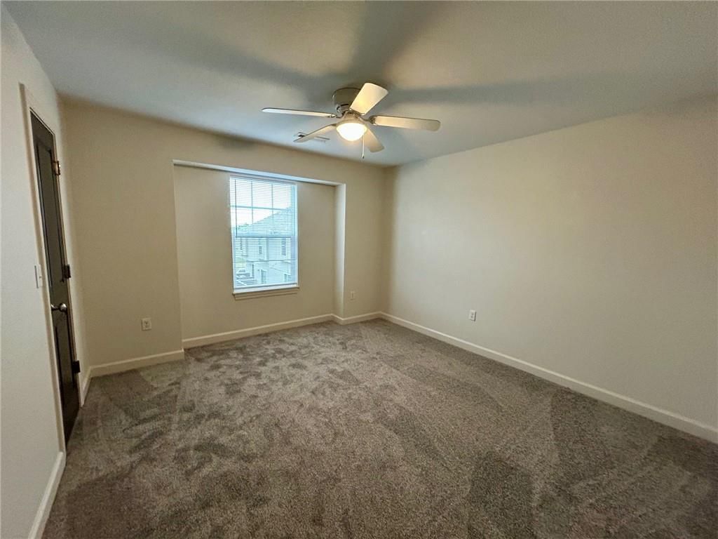 207 N Pointe Lane — photo 8