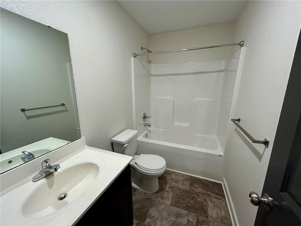 207 N Pointe Lane — photo 9