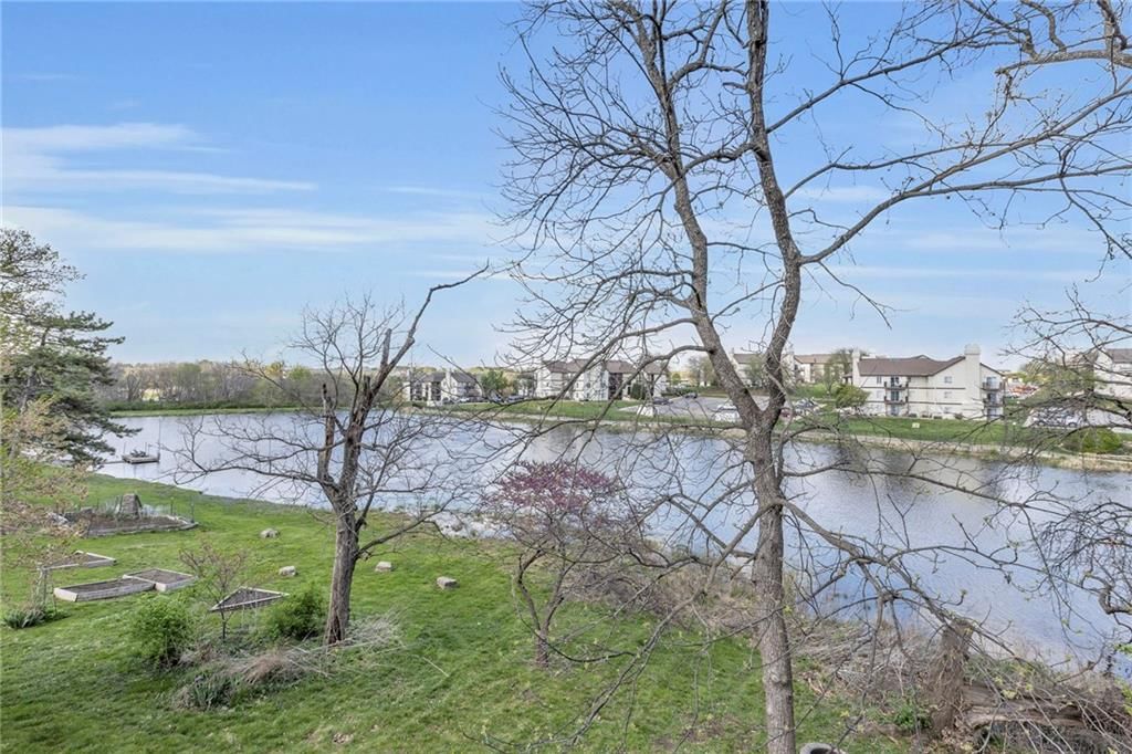 1632 N Hunter Drive — photo 33