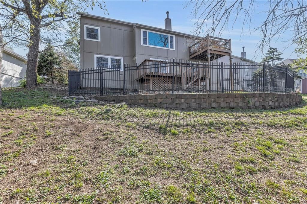 1632 N Hunter Drive — photo 34