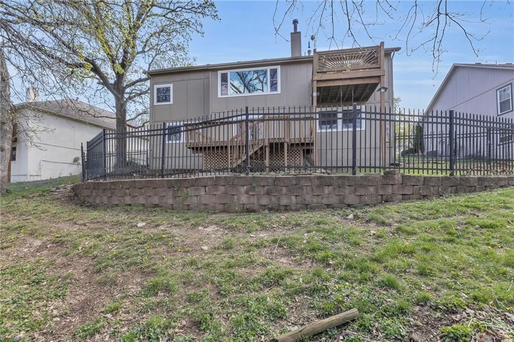 1632 N Hunter Drive — photo 35