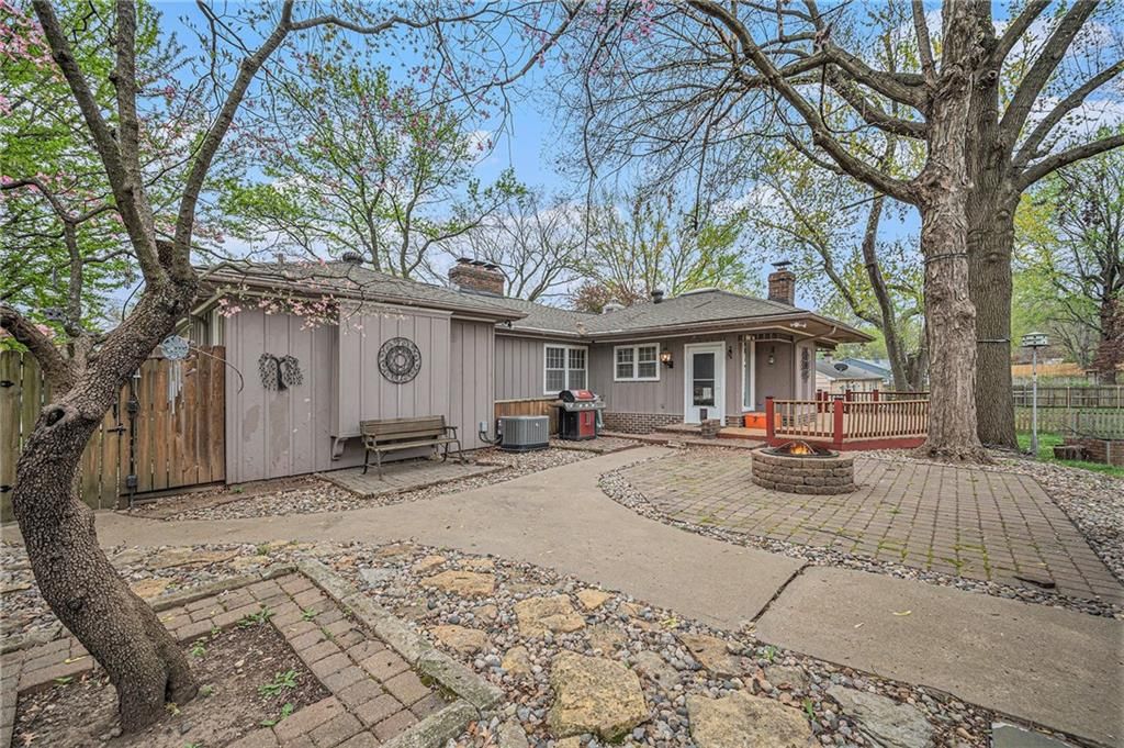 5432 Woodson Road — photo 30