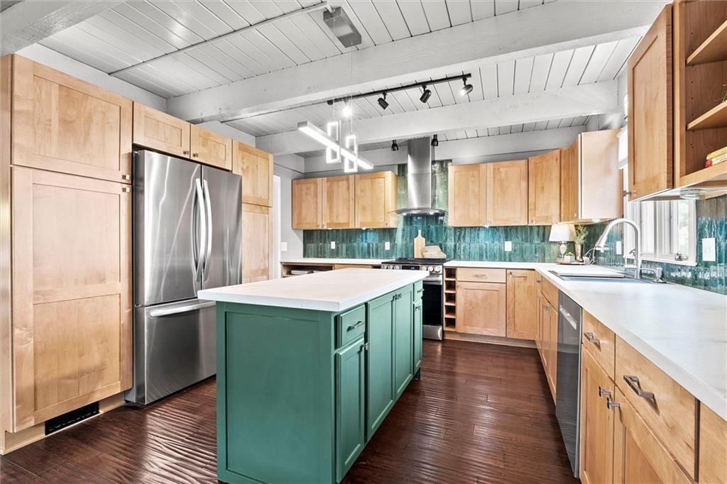 703 Montcrew Drive — photo 15