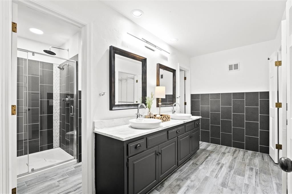 703 Montcrew Drive — photo 31