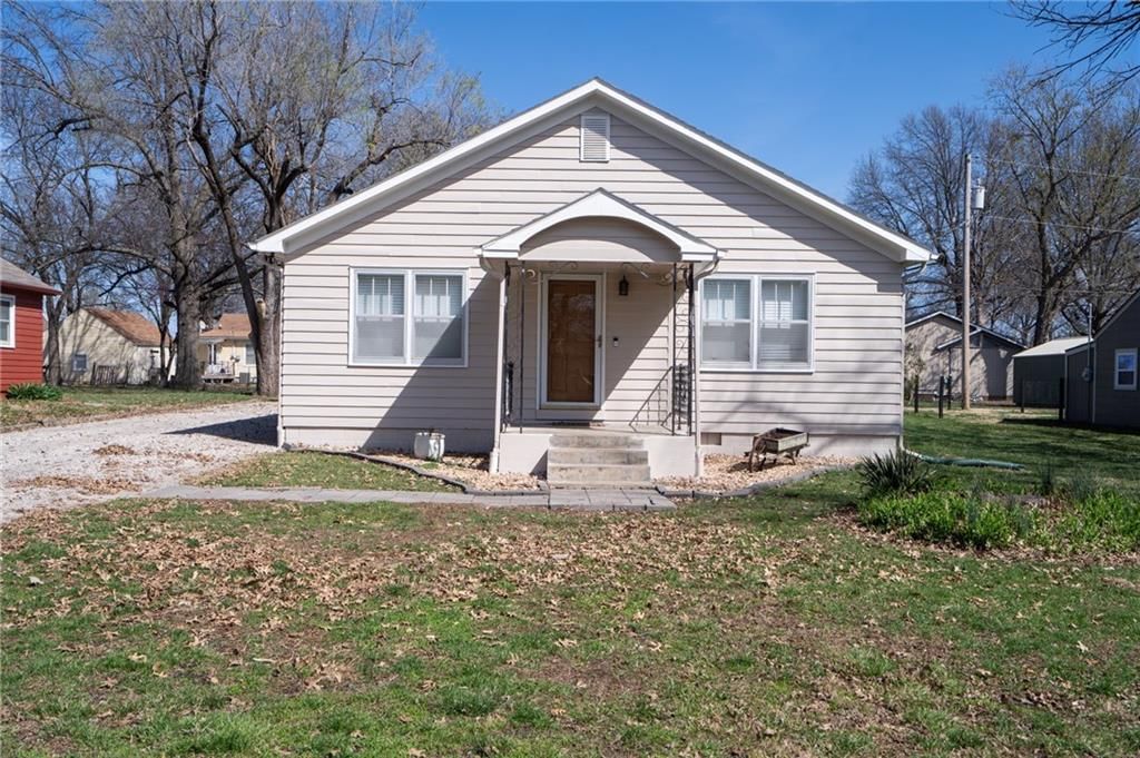 617 Oak Street, Wellsville, KS