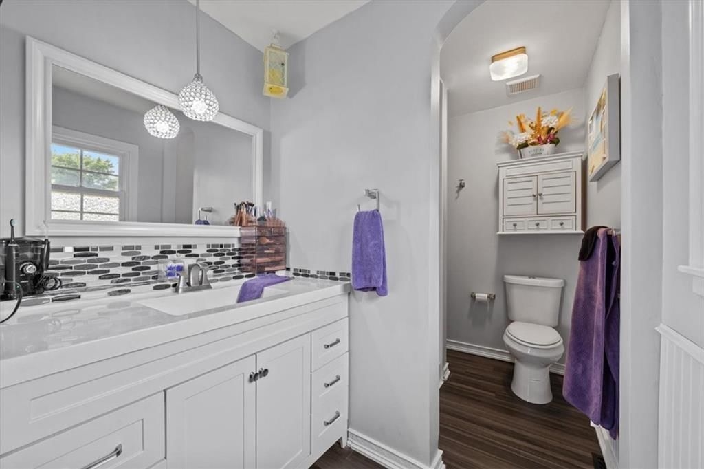 715 SW CHARLESTON Avenue — photo 15