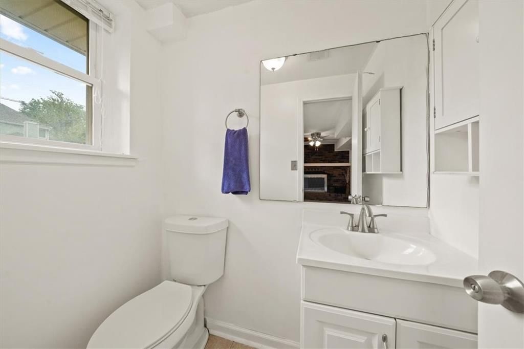 715 SW CHARLESTON Avenue — photo 23