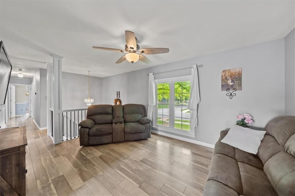 715 SW CHARLESTON Avenue — photo 5