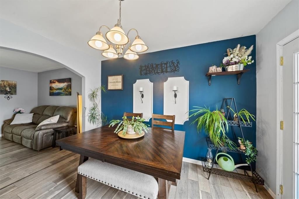 715 SW CHARLESTON Avenue — photo 8
