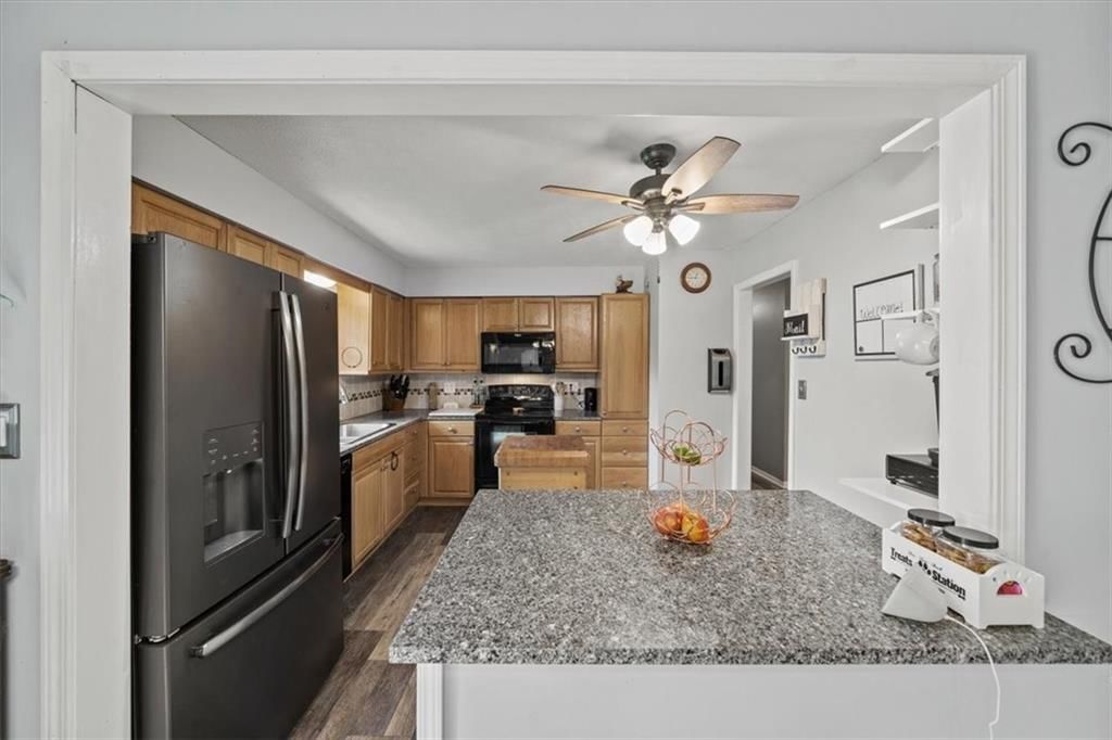 715 SW CHARLESTON Avenue — photo 9