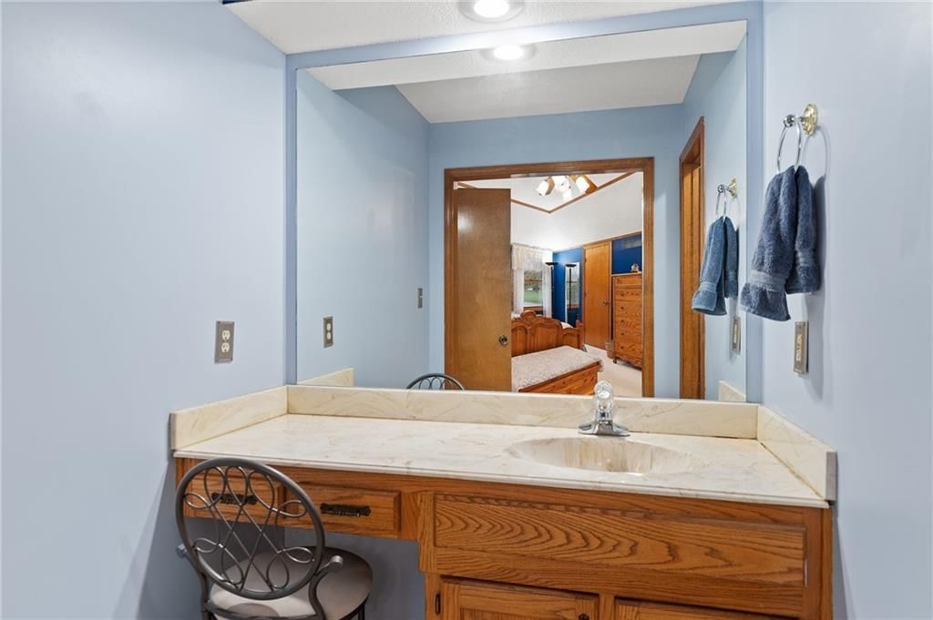 2700 S Mohican Avenue — photo 23