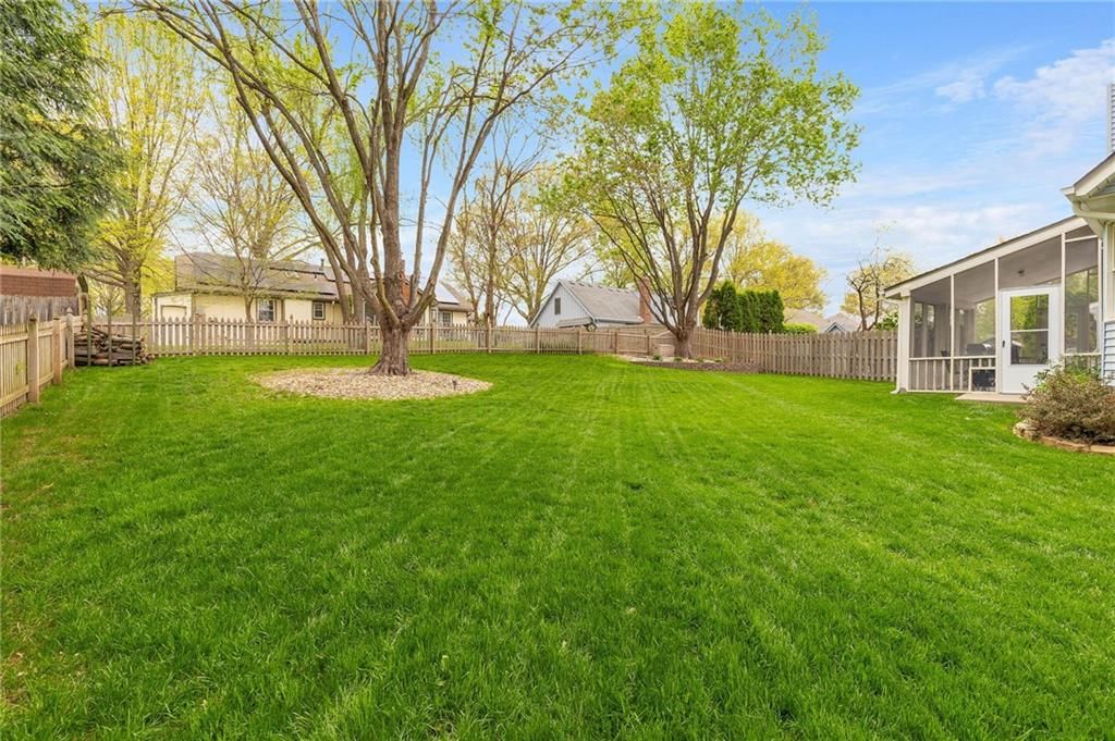 2700 S Mohican Avenue — photo 37
