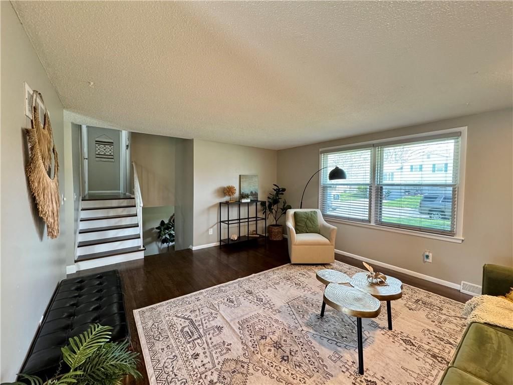 4036 N Spruce Ave Avenue — photo 5