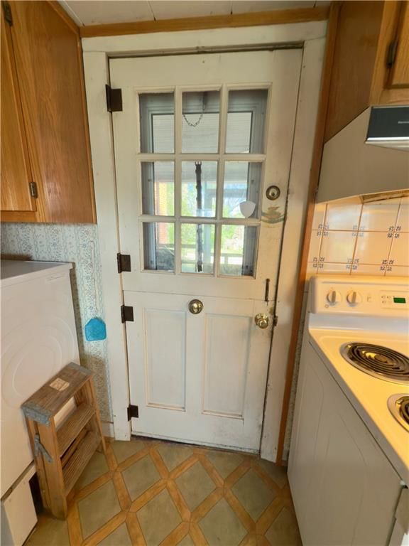 1111 E 19th Street E — photo 28