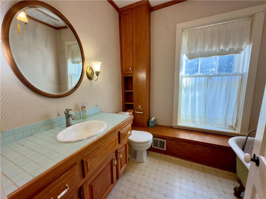 1111 E 19th Street E — photo 48