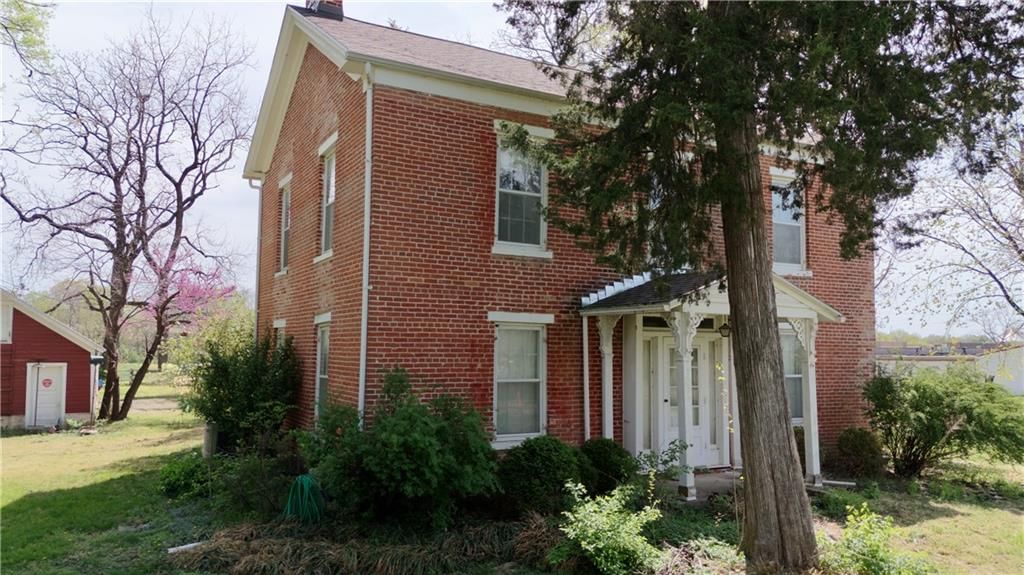 1111 E 19th Street E — photo 66