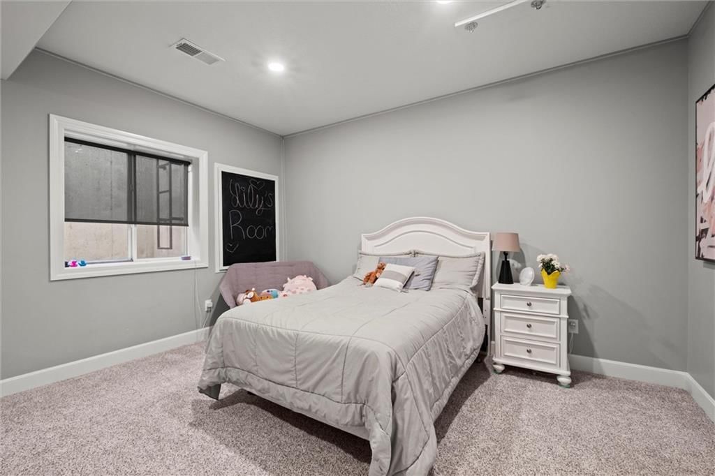 16122 W 163RD Terrace — photo 38
