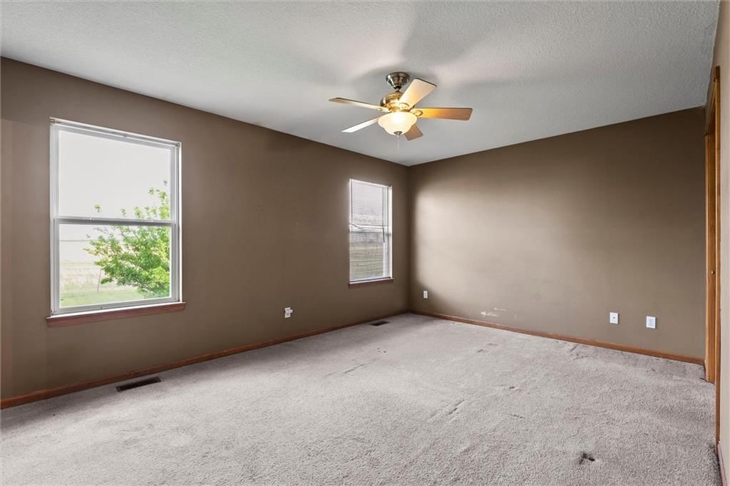 961 N Hickory Drive — photo 16