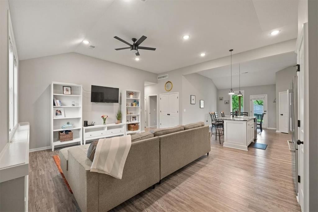 3510 NE Monterey Avenue — photo 6
