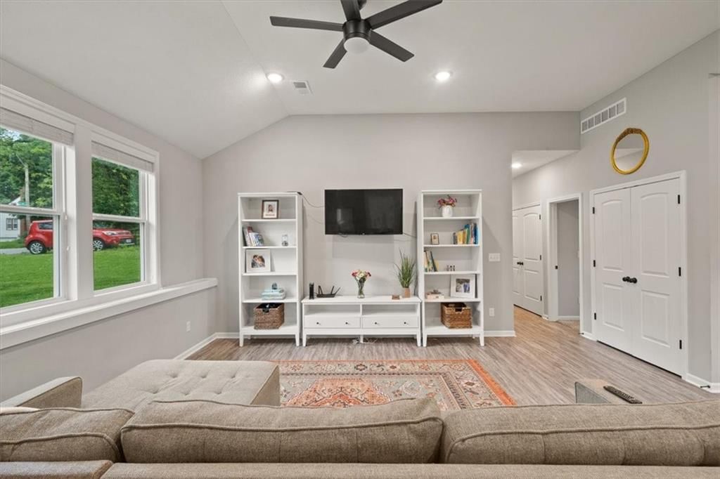 3510 NE Monterey Avenue — photo 7