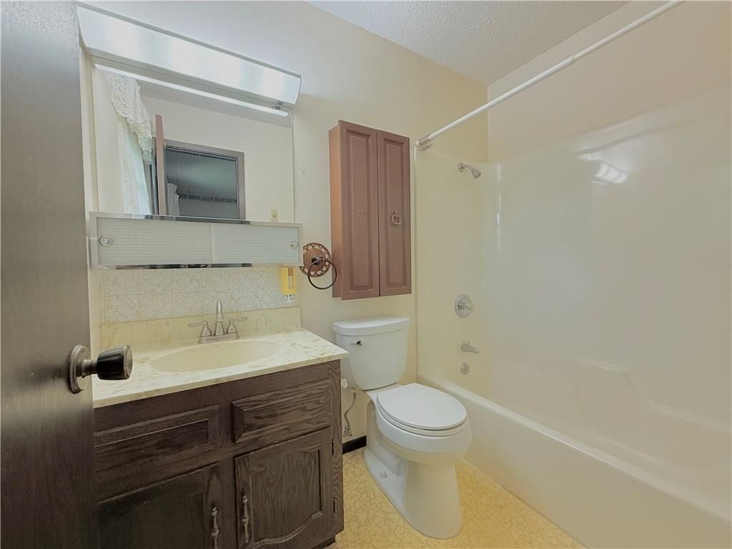 3418 N 36th Terrace — photo 12
