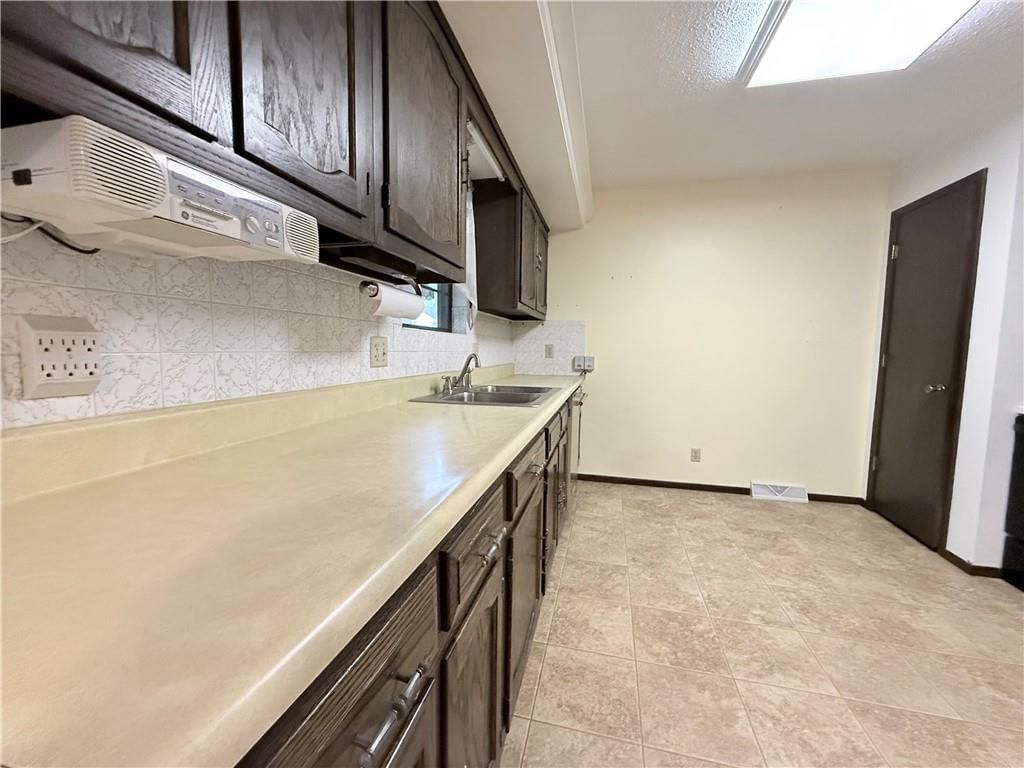 3418 N 36th Terrace — photo 5