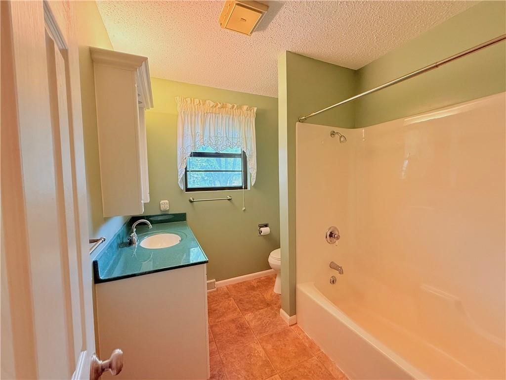3418 N 36th Terrace — photo 10