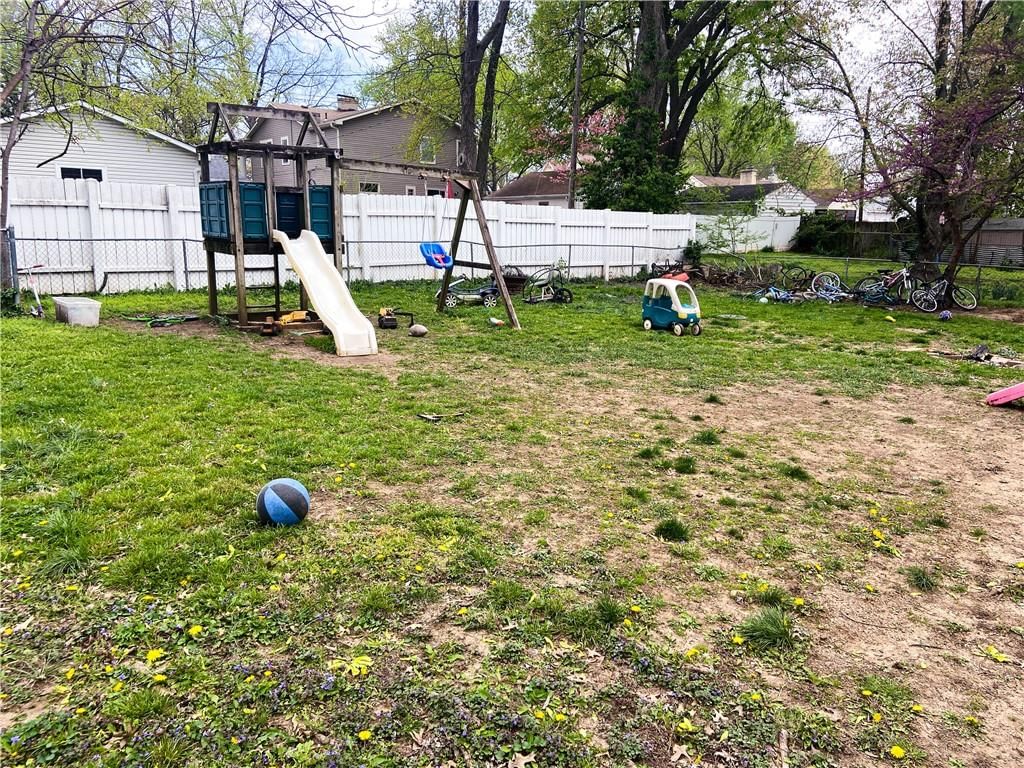 1515 W 9th Street — photo 17
