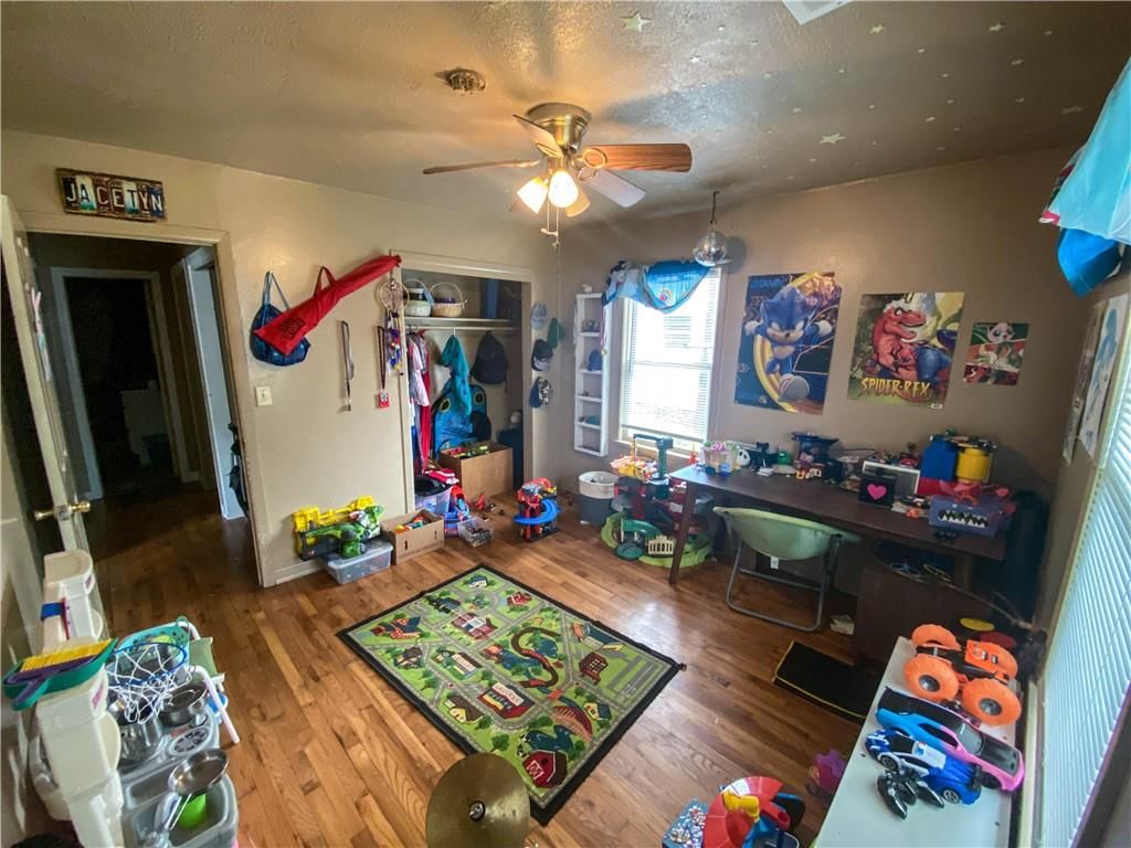 1515 W 9th Street — photo 8