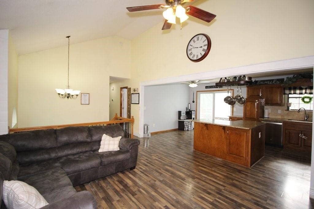 521 SE Onyx Drive — photo 14