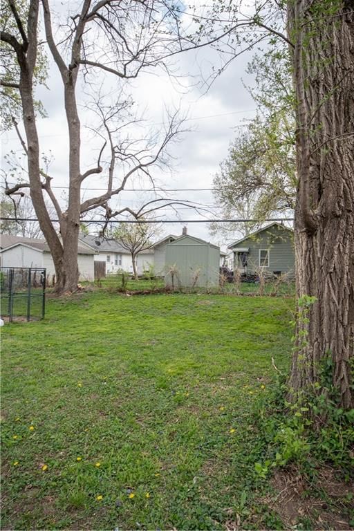 1209 E 25th Avenue — photo 23