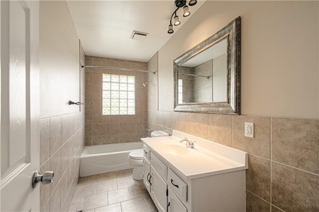 1315 TRACY Avenue — photo 20